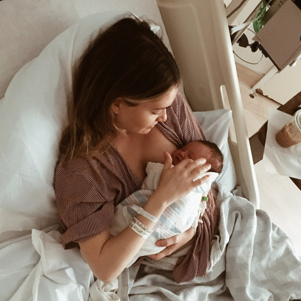 Лорен Парсекиан з новонародженою донькою