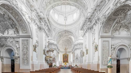 St._Peter_and_St._Paul’s_Church_1,_Vilnius,_Lithuania_-_Diliff