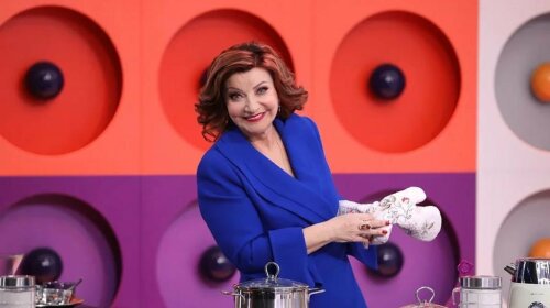 Экс-супруга Евгения Петросяна Елена Степаненко показала фигуру в обтягивающих леггинсах - еще та штучка!