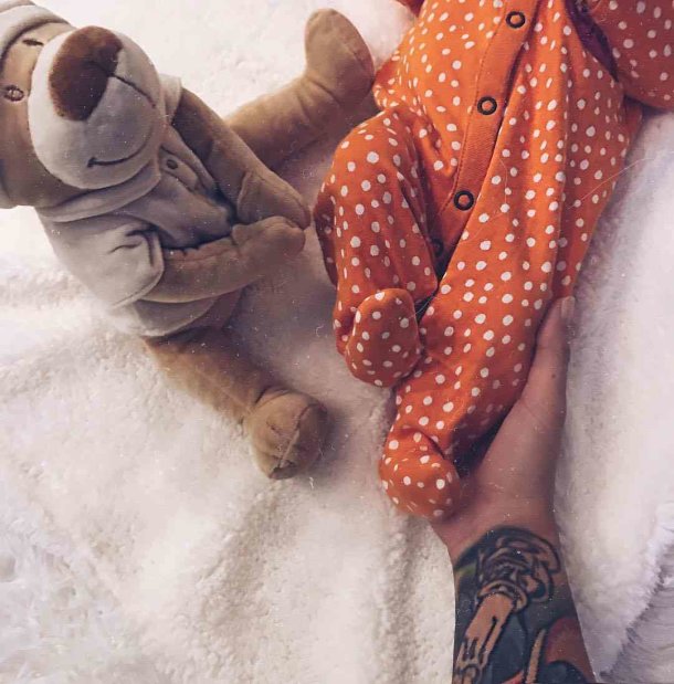 Новорожденная дочь Влада Соколовского и Риты Дакоты