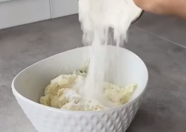 Квадратные сырники, кадр из видео