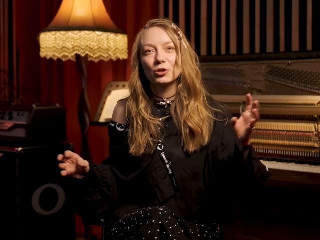 LELEKA (Вікторія Корнікова), кадр з відео