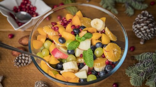 Что приготовить на новый год: зимний фруктовый салат с гранатом и апельсином