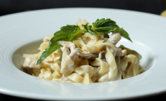 Паста Альфредо, кадр з відео