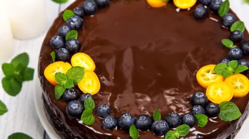 Простой рецепт новогодней выпечки: нежный, вкусный  и потрясающий шоколадный торт