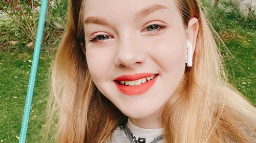 Голос як у ангела: 14-річна дочка Кошового захопила фанатів новою піснею