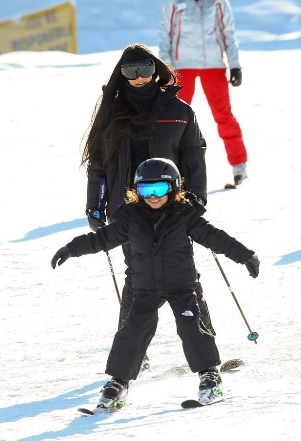 Кім Кардашьян з дочкою Норт Вест на відпочинку в Аспені. Фото: DailyMail