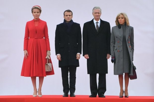 Королева Матильда і король Філіп зустрічають президента Франції та його чарівну дружину Бріжит М