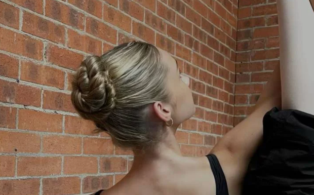 Нова стильна зачіска