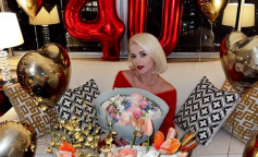 Міка Ньютон, фото з соцмереж