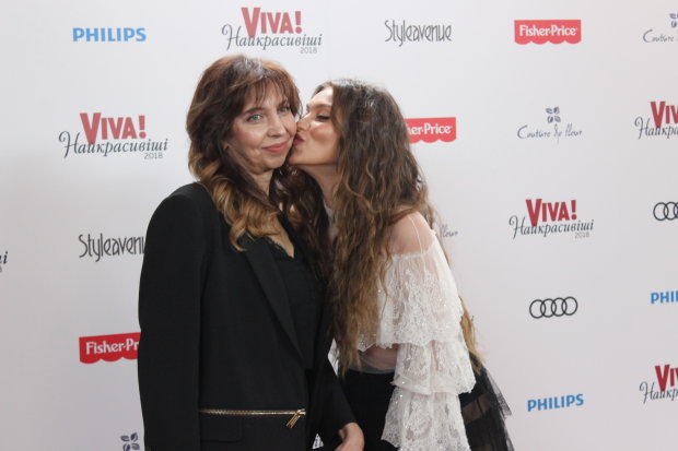 Регина Тодоренко и ее мама посетили премию «VIVA 2018»