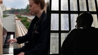 В россии мужчину, сыгравшего гимн на набережной, обвинили в пропаганде нацистской атрибутики и арестовали