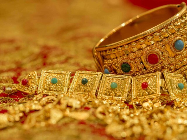 jewelry-bangle-jewellery-gold-wealth-bahrain-804212-pxhere.com_