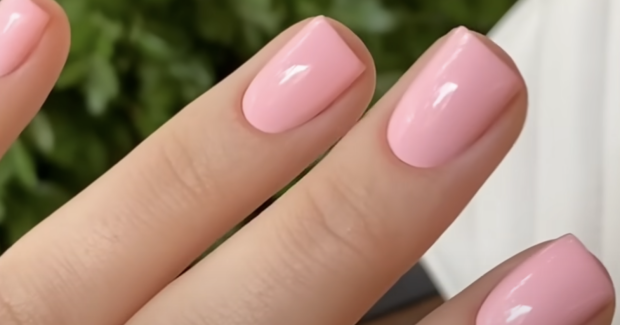 манікюр, скріншот з YouTube