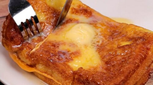 Сніданок мрії: смачні тости зі згущеним молоком і сиром-і діти і дорослі наминають їх за обидві щоки