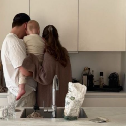Родини, батьки, дитина, зображення з соцмереж