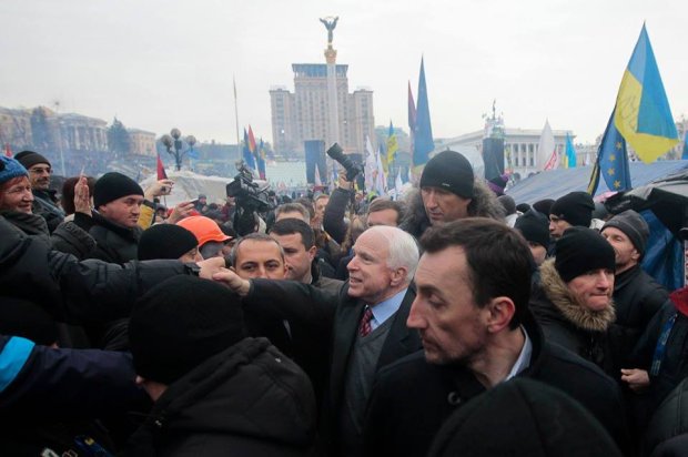 Джон Маккейн в Києві на Майдані