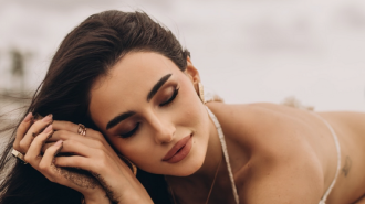 Анна Трінчер