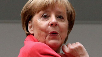 Ангела Меркель и другие женщины-политики, которых застукали в купальниках (ФОТО)