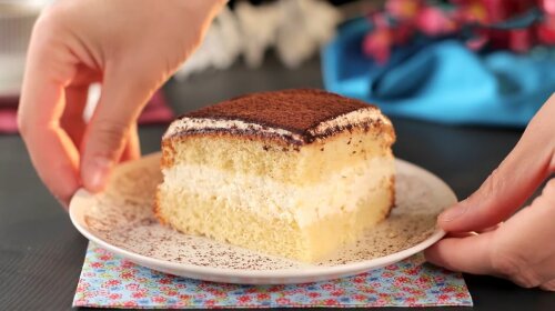 Обновленный рецепт бисквитного торта с нежным творожным кремом: изысканный домашний десерт