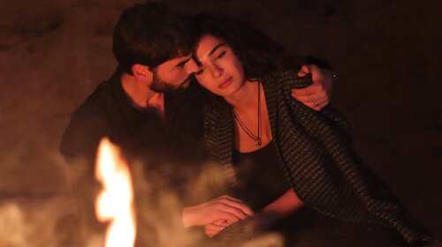Саундтрек нової турецької драми «Вітер кохання» заспівала виконавиця головної ролі Ебру Шахін