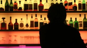 Бережи печінку змолоду: названо найбільш шкідливий алкогольний напій