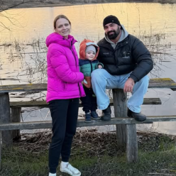 Юлія Бакуменко, Віталій Козловський та їх син Оскар, фото з соцмереж