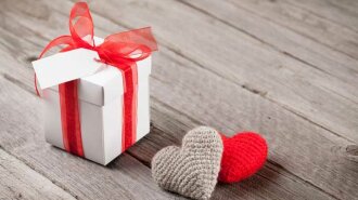 Валентинки нынче не в моде: идеальные подарки ко дню Святого Валентина по мнению украинских звезд