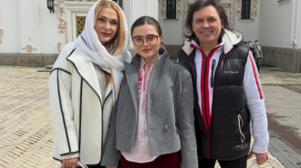 Ольга Сумська та Віталій Борисюк з донькою, фото з соцмереж