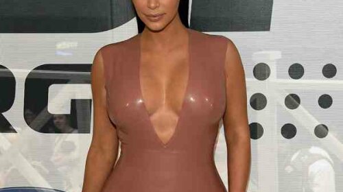 Kim-Kardashian-in-a-bodicon-dress