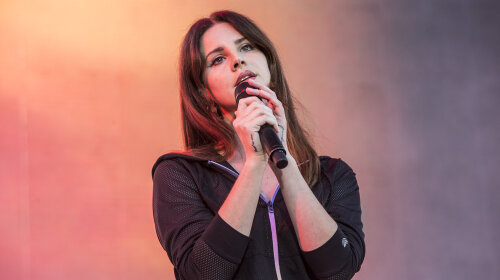 Lana_Del_Rey_at_KROQ_Weenie_Roast_2017