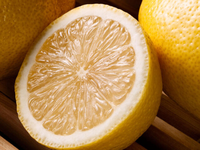 Лимонний сік може замінити сіль