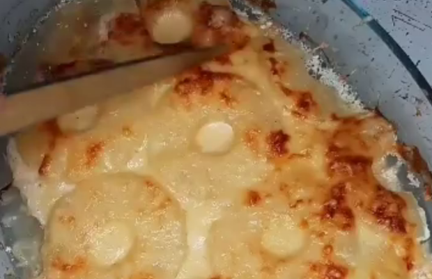 Курка з ананасами, кадр з відео