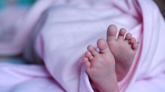 В Пакистане женщина родила здорового малыша с двумя головами и одним мозгом
