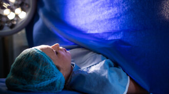 "Они не могут быть сведены к нулю": акушер-гинеколог рассказал об осложнениях после родов в роддоме