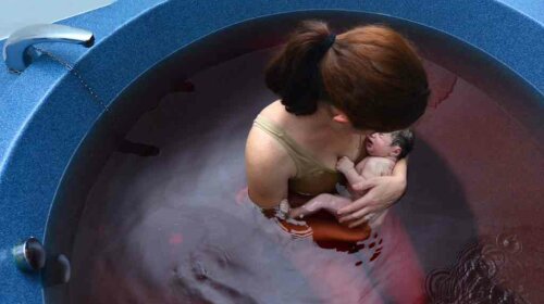 Pregnancy — pregnant woman natural water