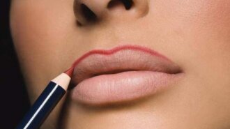 Збільшення губ за допомогою макіяжу