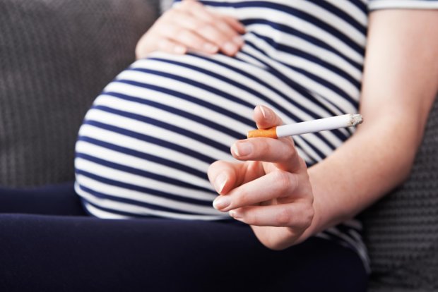 Ученые посчитали количество курящих среди беременных женщин