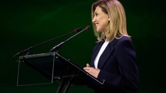 Елена Зеленская впечатлила модной прической – освежила стрижку и оттенок волос (фото)