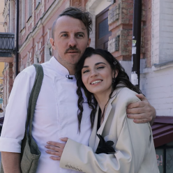 Євген Клопотенко та Оксана Кучма, кадр з відео