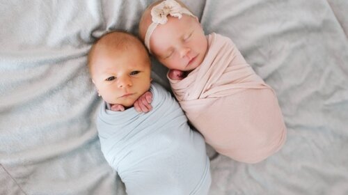 Из-за редкой аномалии близнецы родились с 15-ю переломами
