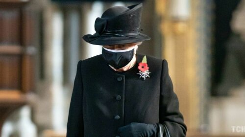 Скорбный наряд: Елизавета ІІ впервые с начала пандемии появилась на публике в маске