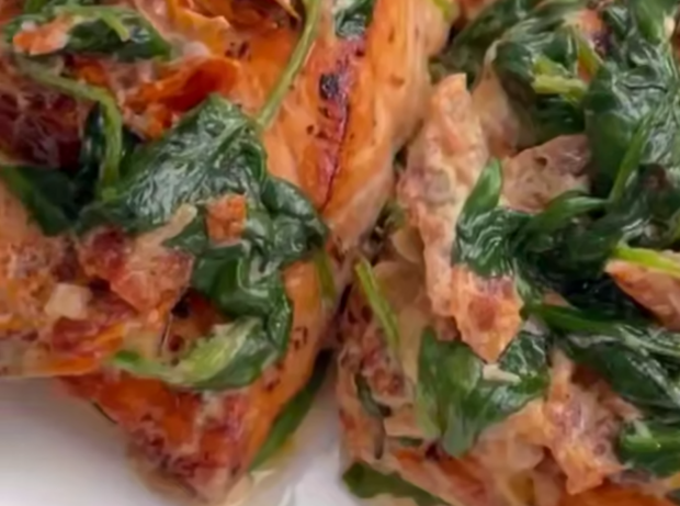 Лосось з в'яленими томатами, кадр з відео