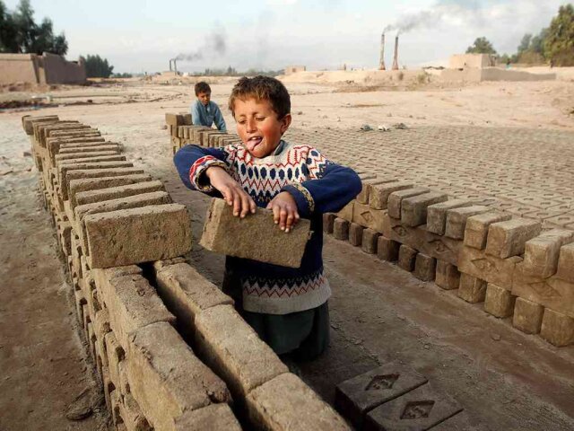 child-labour-brick-factory