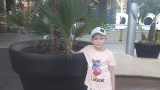 "Викторию оперировали, прошли три блока химиотерапии": мама 9-летней онкобольной девочки просит о помощи