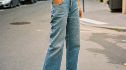 Трендовые джинсы-бочка, фото из соцсетей