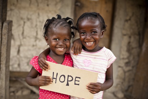 А эти счастливые девочки из Кении