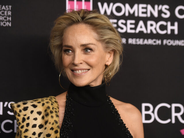 The women's Cancer Research Fund's An Unforgettable Evening Benefit Gala — Arrival