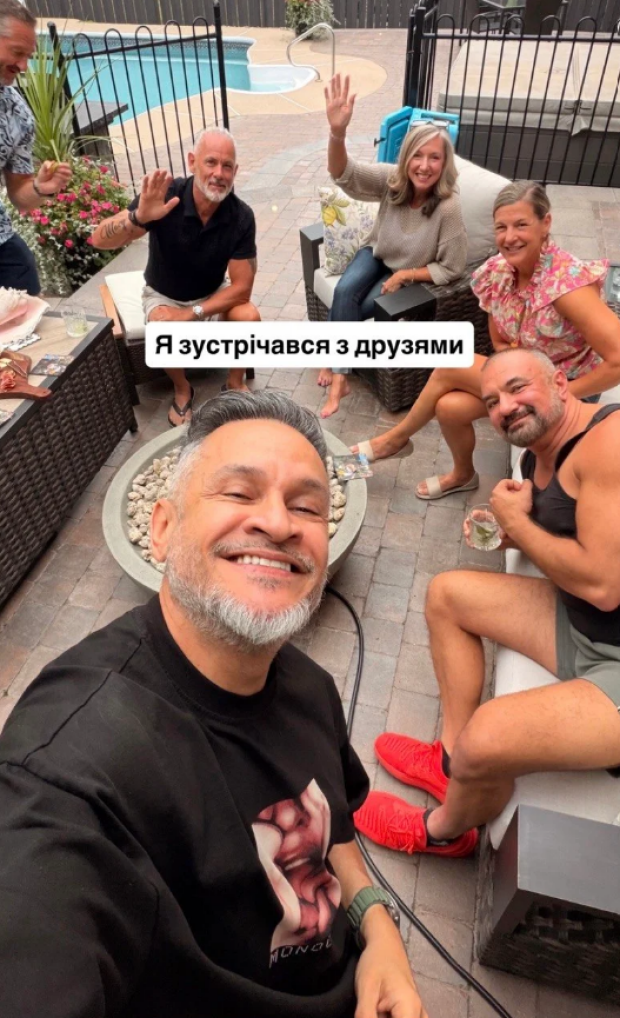 Эктор Хименес-Браво показал, как живет за границей