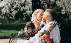 Письменник Павло Вишебаба одружився з блогеркою Анжелікою Кравець